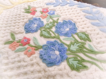 Vintage 1950s Buttercream Floral Chenille Bedspread Heavyweight, Full Size Boxed Fitted Design