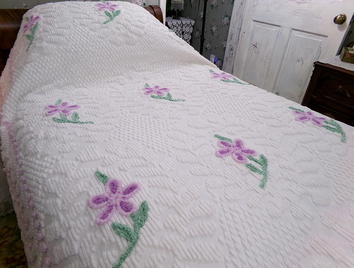 sculpted lilacs vintage white chenille bedspread, full size cotton summer cottage bedding