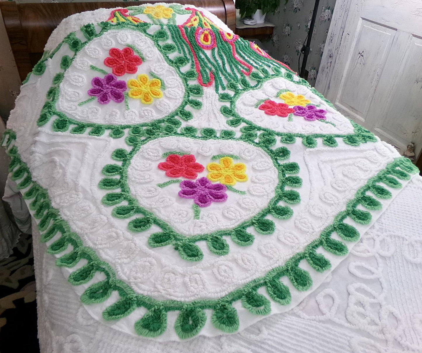 Peacock Vintage Chenille Bedspread, Full Sz Pink & Green Lovebirds, Rainbow Hearts