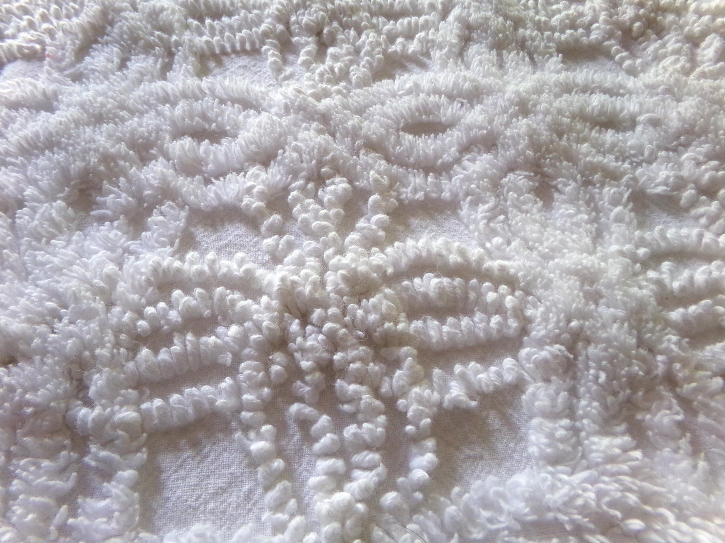 Vintage Chenille Fabric Material, 14.5" x 23" inch Piece, Elaborate Needletufting in Wedding Ring Pattern