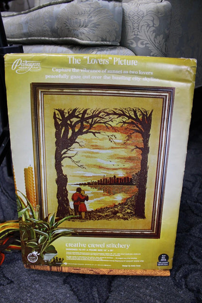 Vintage THE LOVERS Crewel Embroidery Kit Hippie Romance Paragon Stitchery 0319
