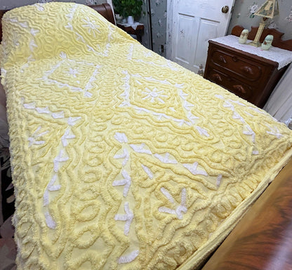 Luxury Euro Style Vintage Chenille Bedspread, FULL SZ Lemon Chiffon Diamond Tuft
