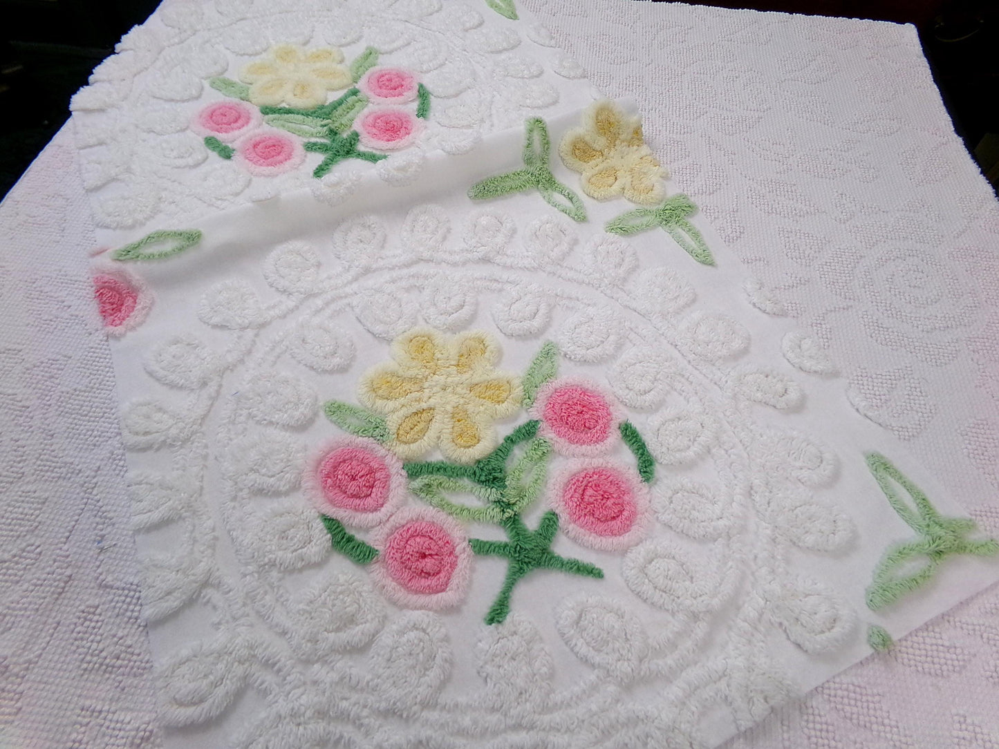 Dreamy White Floral Vintage Chenille Bedspread Fabric Sewing & Quilt Material 18" x 35"