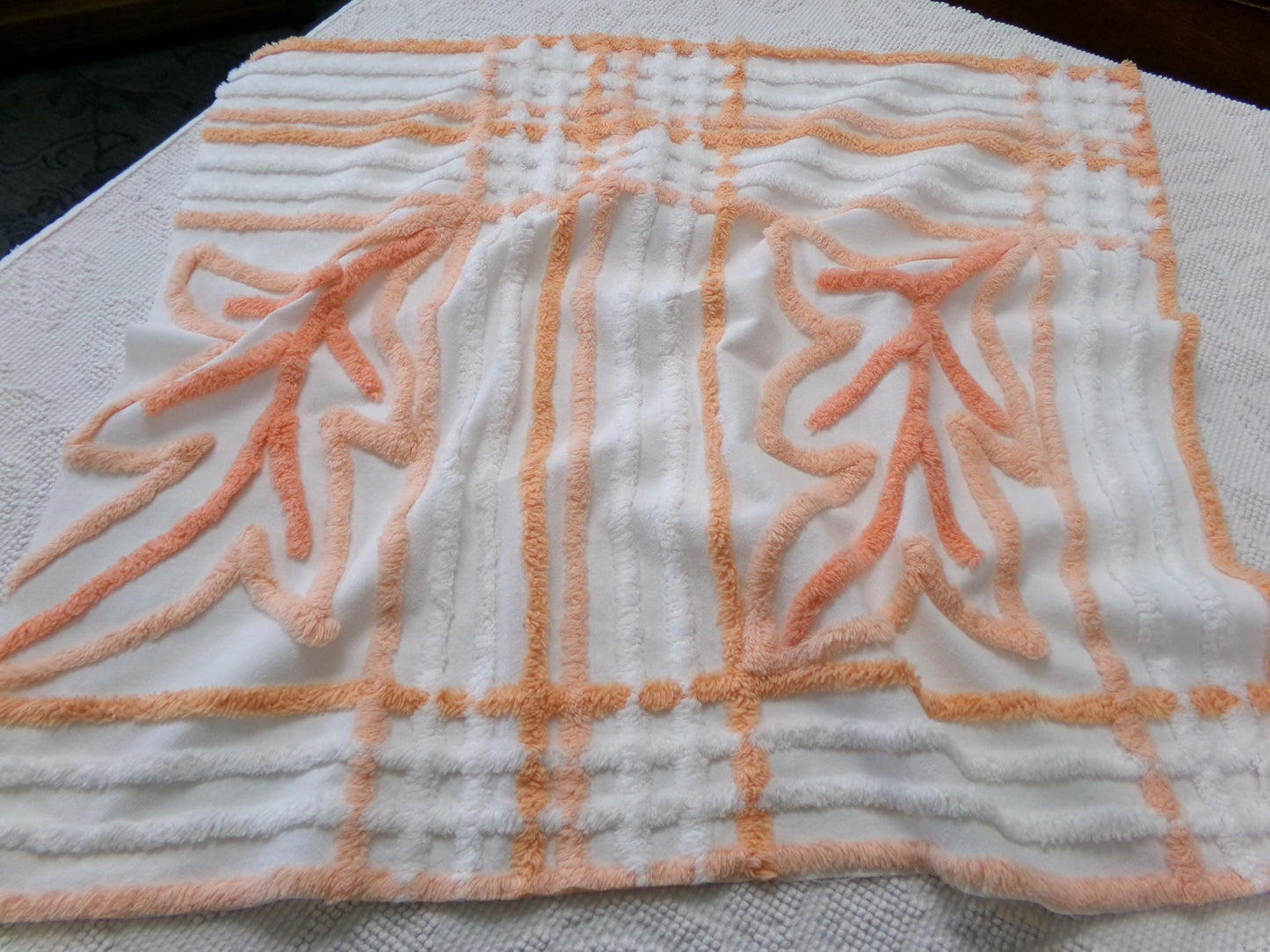 Peach White Vintage Chenille Bedspread Fabric Botanical Leaves Design 21x24"