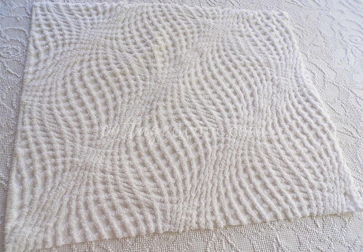 intense illusion white vintage chenille fabric, plush webbed optic illusion design, 21" x 25" inch piece of quilt & sewing material