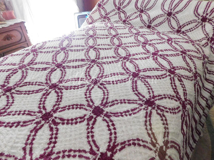 Plum Berry Vintage Chenille Bedspread, Geometric Wedding Ring Pattern, Full Size Bedding