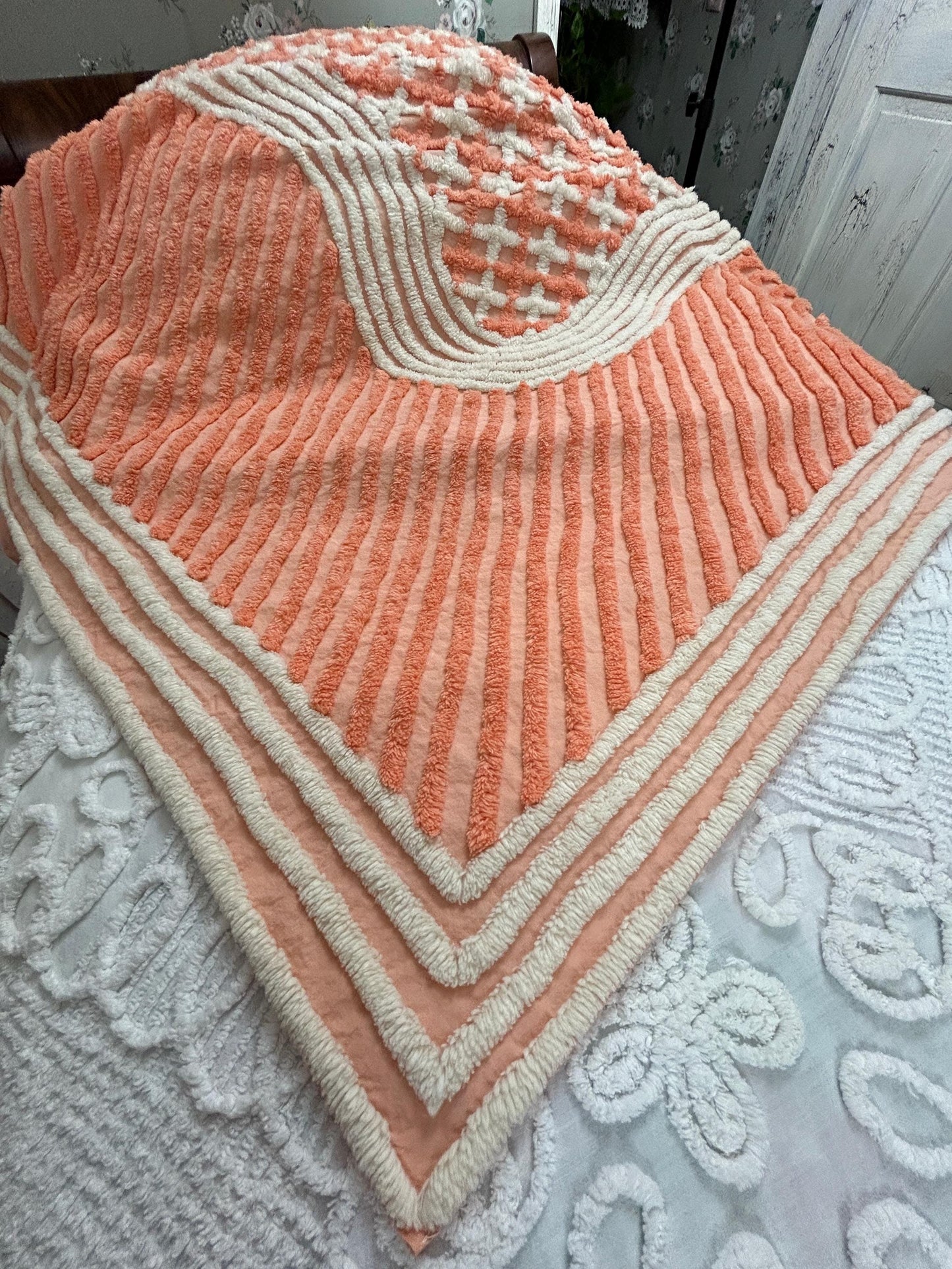 Peach & White Vintage Chenille Bedspread, Crosshatch Wave Pattern, Twin Size