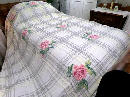 Vintage Pink Rose Chenille Bedspread Plaid Ruffled Shabby Chic Farmhouse Full Size