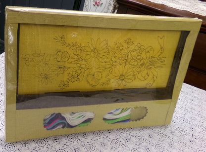 SPRING NOSEGAY Vintage Crewel Kit, WonderArt Embroidery 5028, Boho Hippie 70s Wall Hanging