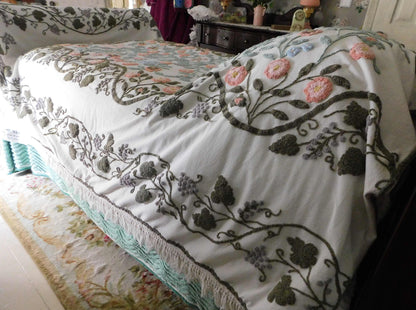 Wildflower Waltz Vintage Chenille Bedspread, Spectacular Summer Cottage Style Coverlet, Twin Size Cotton Bedding