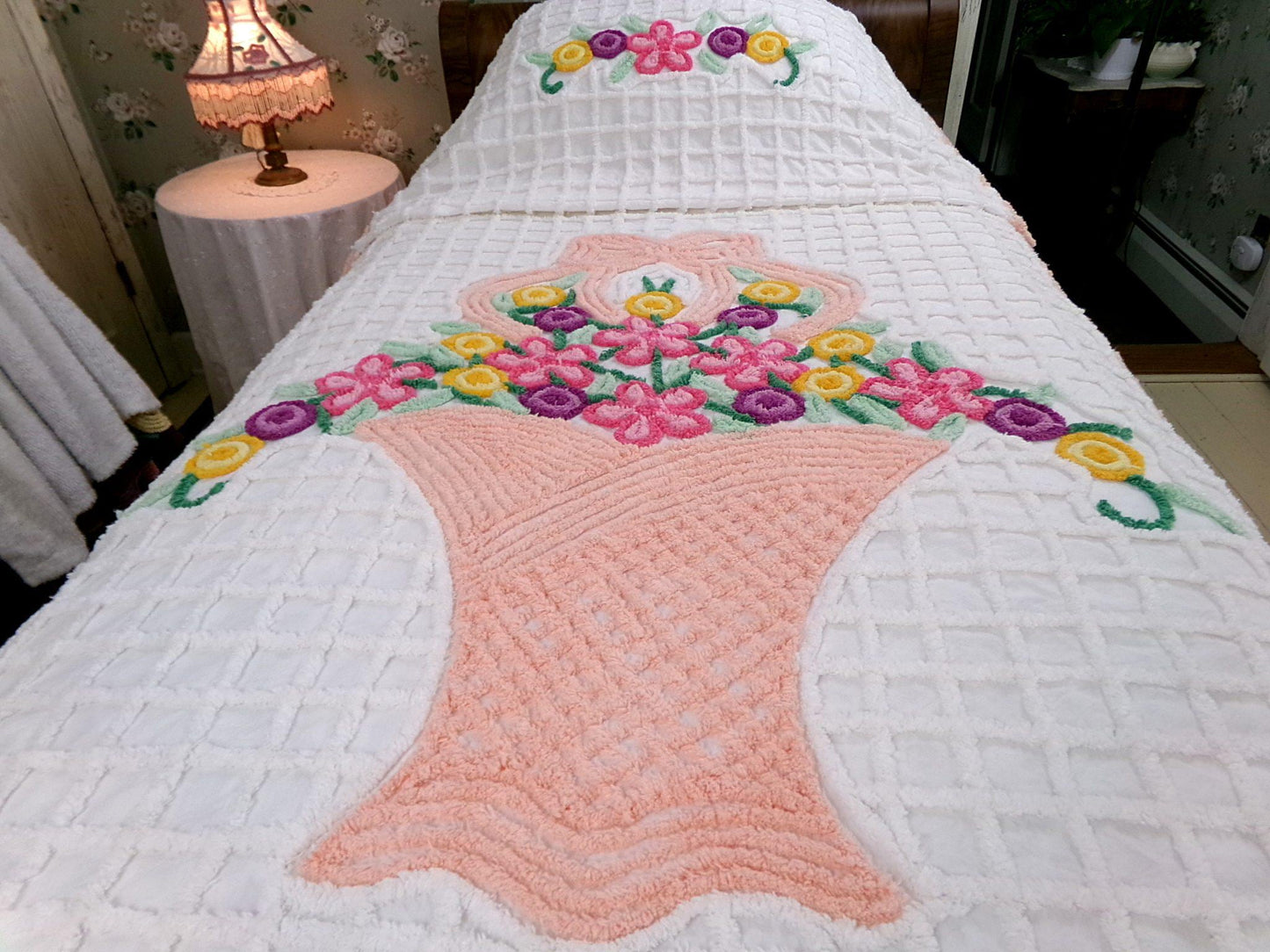 Basket of Happiness Vintage Chenille Bedspread Cheerful Cottage Hearts, Full Size