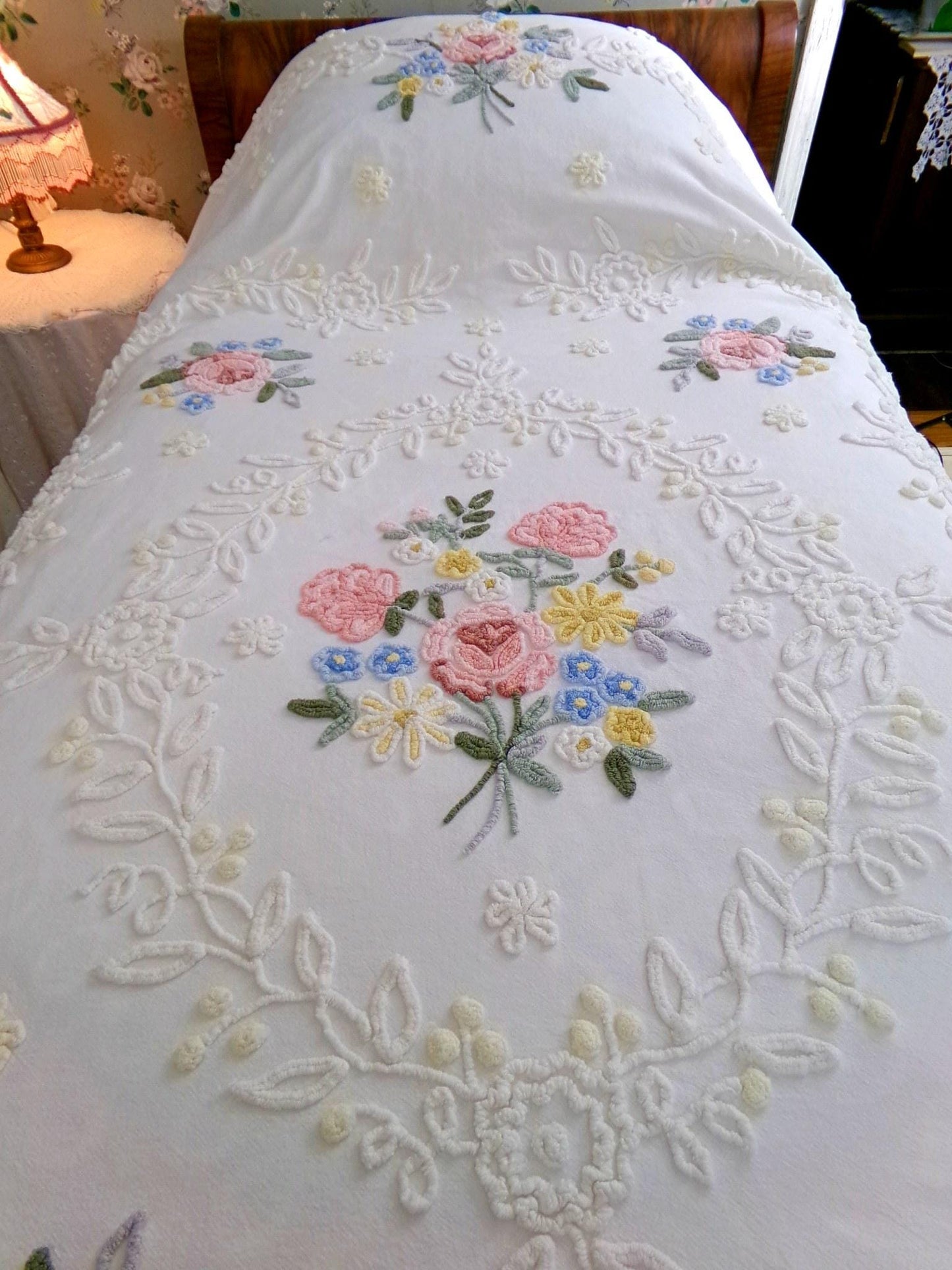 so sweet shabby chic vintage chenille bedspread in summer rose florals, TWIN size chenille coverlet with lots of flowers, pom pom trim
