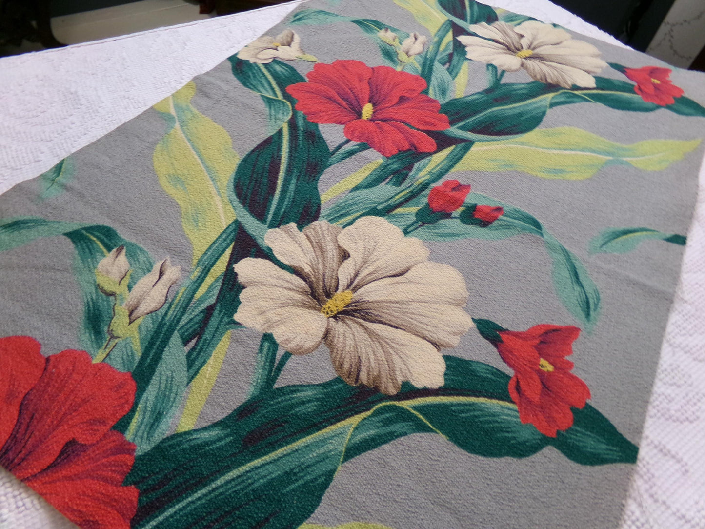 Bold Vintage Barkcloth Fabric Hawaii Hibiscus Pattern Gray Red Cream 19" x 27"
