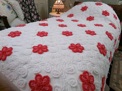 Strawberries in Snow Vintage Chenille Bedspread, Red Rose White Full Size Bedding