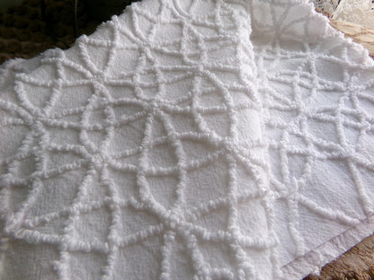 Petite White Eternity Links Vintage Chenille Fabric, 20" x 24" inch Piece, Elegant Lightweight Cotton, Ideal for Handmade Quilts, Crafts