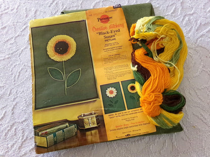 BLACK-EYED SUSAN Boho Crewel Embroidery Kit, Vintage Paragon Stitchery 0318 Phyllis Hall