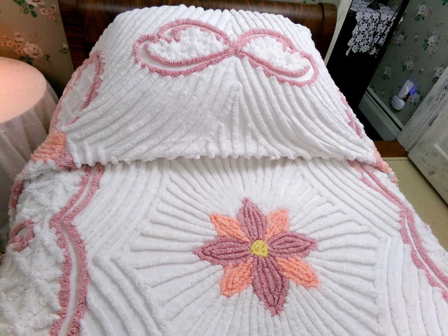 Vintage Chenille Bedspread Full Size Plush Luxurious Tufting, Shabby Chic Style Cotton Bedding