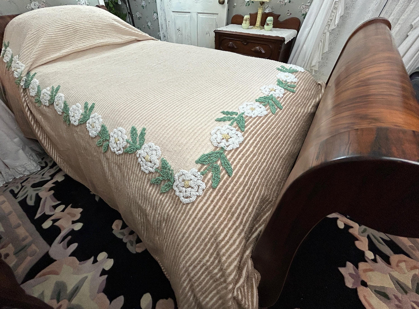 Vintage Chenille Bedspread Neutral Tan White Floral Rose Vine Cottage Farmhouse, FULL Sz