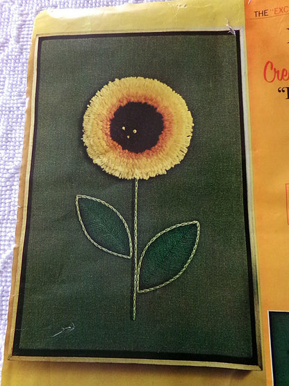 BLACK-EYED SUSAN Boho Crewel Embroidery Kit, Vintage Paragon Stitchery 0318 Phyllis Hall