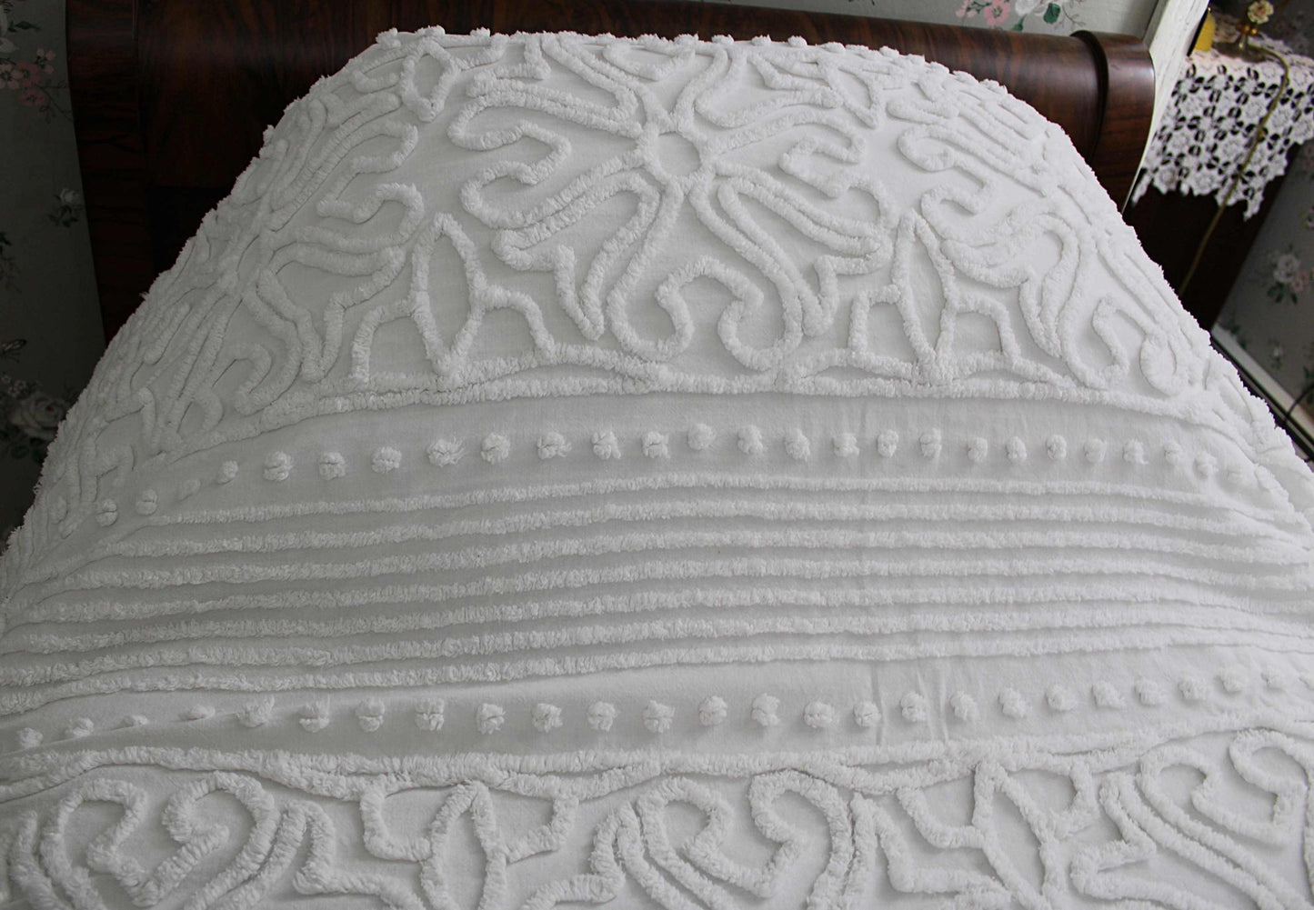 Heavenly White Vintage Chenille Bedspread in Elegant Scroll Design, Full Bed Size, 100% Summer Weight Cotton Farmhouse Style Bedding