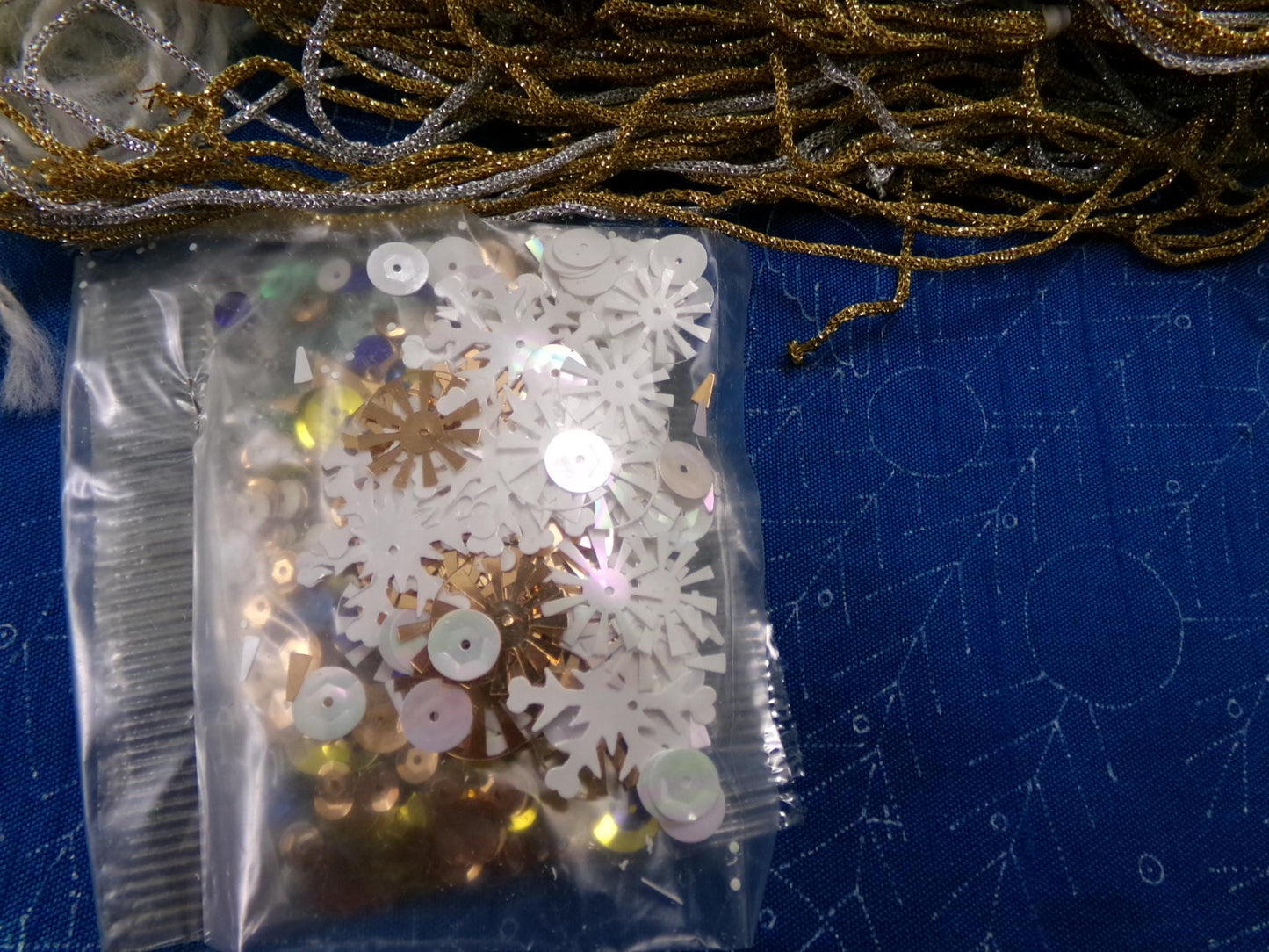 TREE of PEACE Vintage Crewel Embroidery Kit Paragon Needlecraft 6429 Christmas Wall Art June McClean