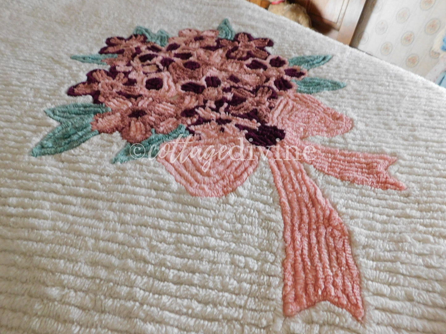 LUXURY 1940s Heirloom PLUSH Peony Rose Vintage Chenille Bedspread, Full Size, White with Bow Swags