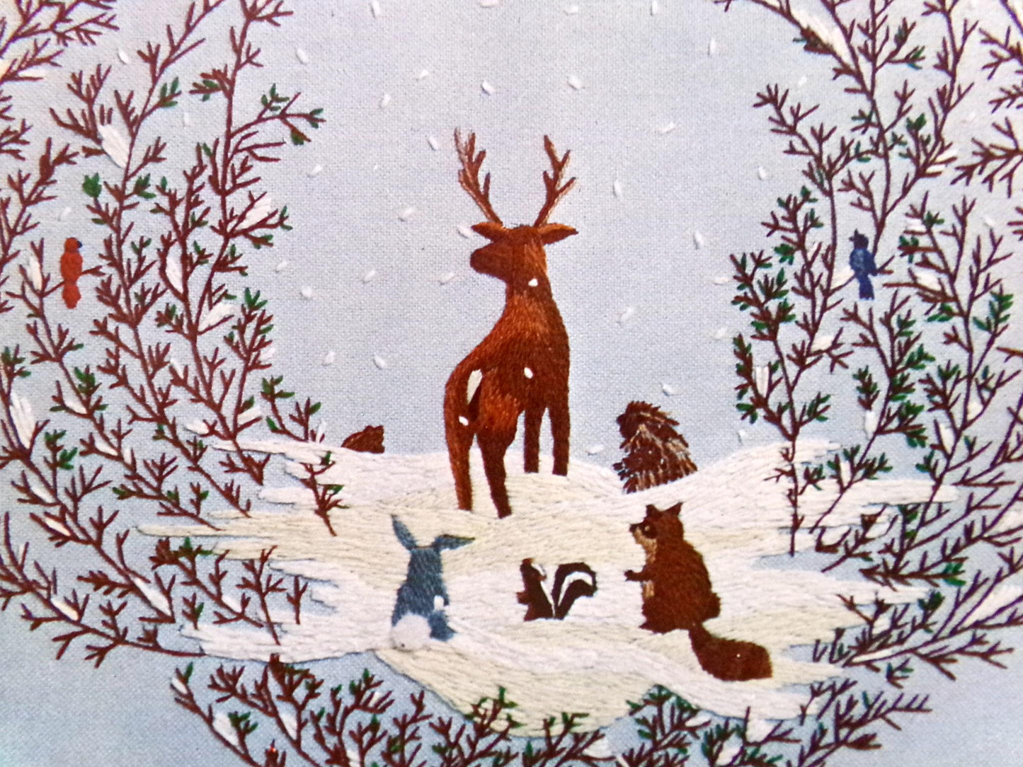 WOODLAND WATCH Vintage Crewel Embroidery Kit, Paragon Stitchery 0615, Winter Wonderland