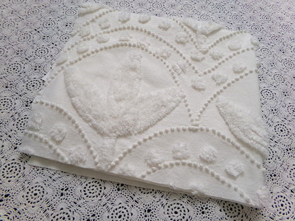 Vintage Chenille Fabric Dimensional Scallop Fan Leaf Design 22x23"