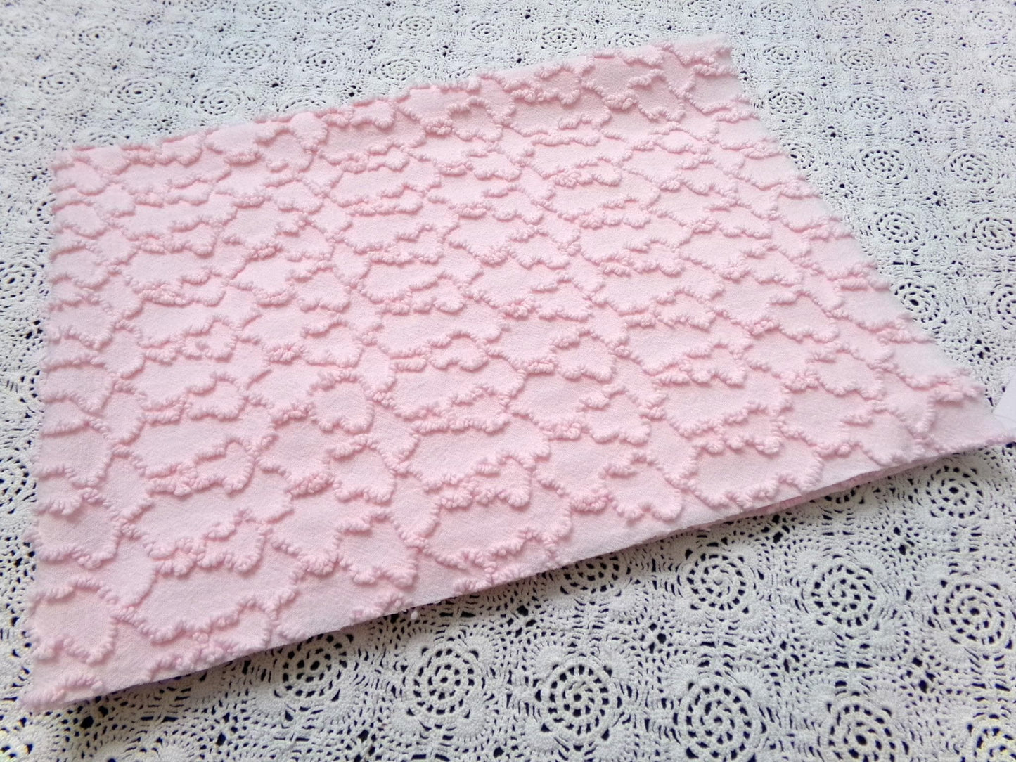 Pink Links Vintage Chenille Bedspread Fabric 18x24" Pc Textured Quilting Material