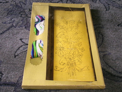 SPRING NOSEGAY Vintage Crewel Kit, WonderArt Embroidery 5028, Boho Hippie 70s Wall Hanging