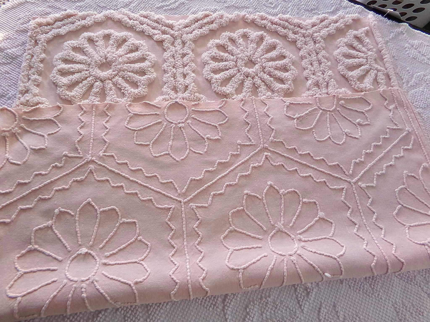 vintage chenille bedspread fabric peach blush daisy medallions 20x24" sewing quilt material