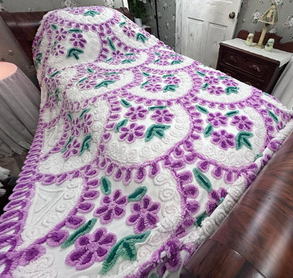 Meadow Violets Vintage Chenille Bedspread, Lavender & White Full Size Cotton