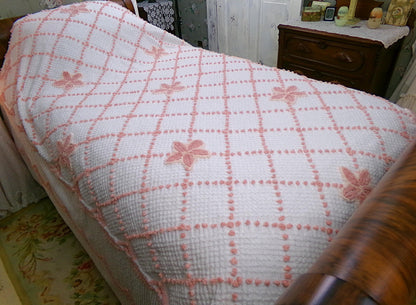vintage full size chenille bedspread, simple star flowers on white cotton, shabby cottage style bedding