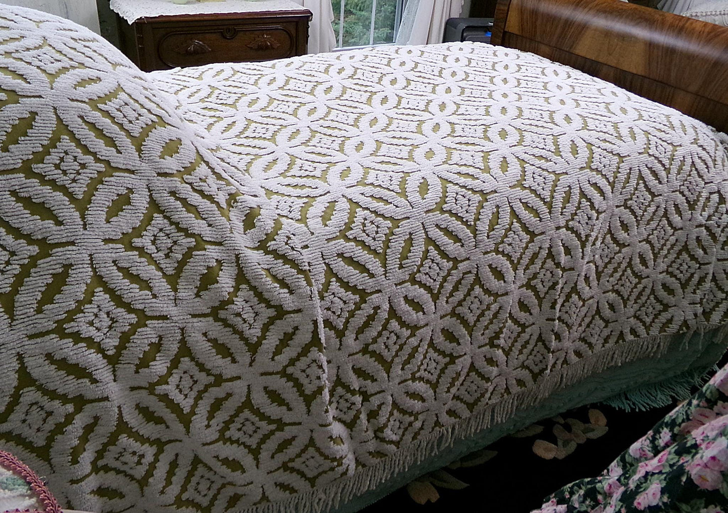 Boho Vintage Chenille Bedspread, Full Size Olive Green White Tufted Geometric Design