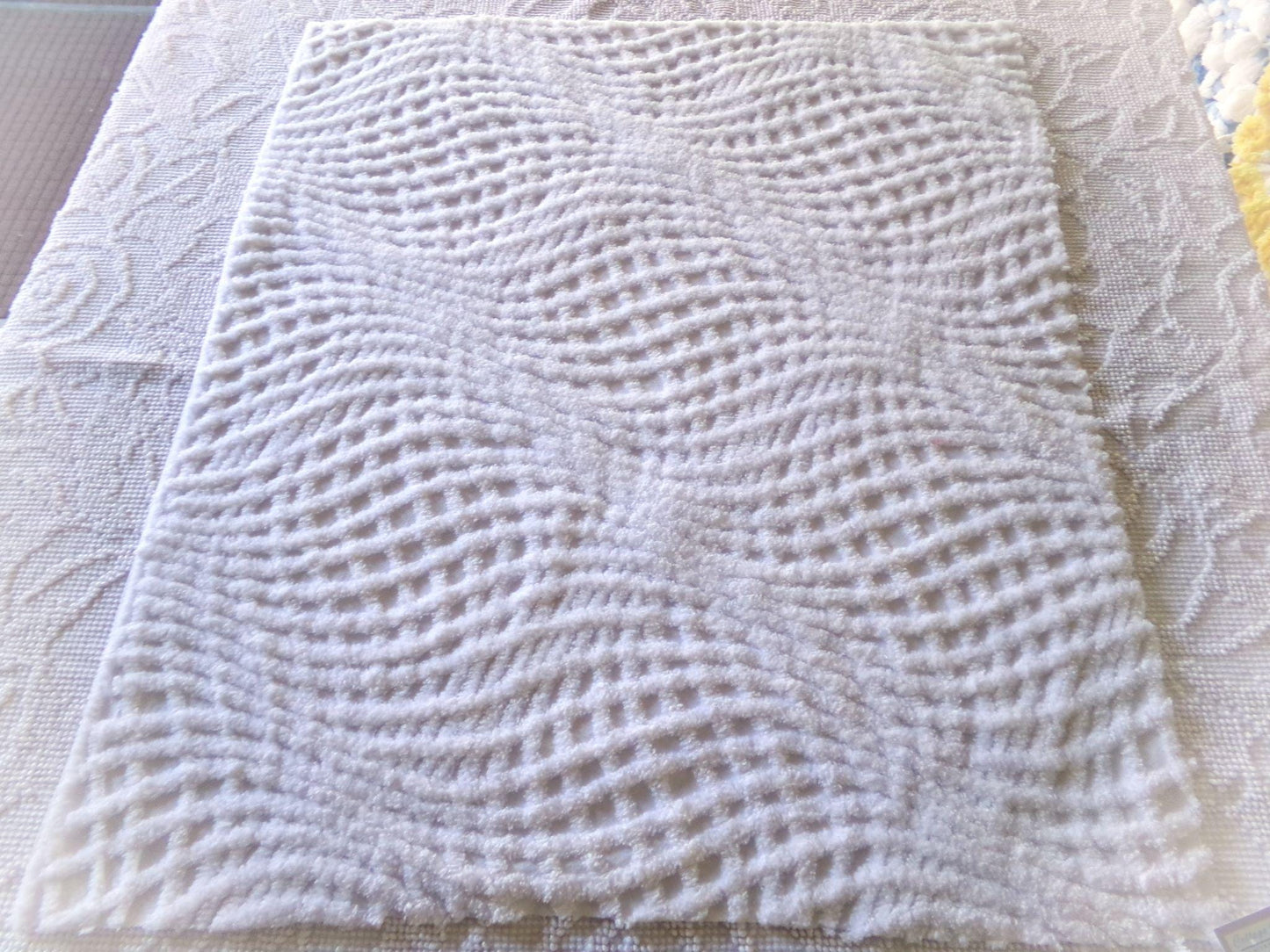 intense illusion white vintage chenille fabric, plush webbed optic illusion design, 21" x 25" inch piece of quilt & sewing material