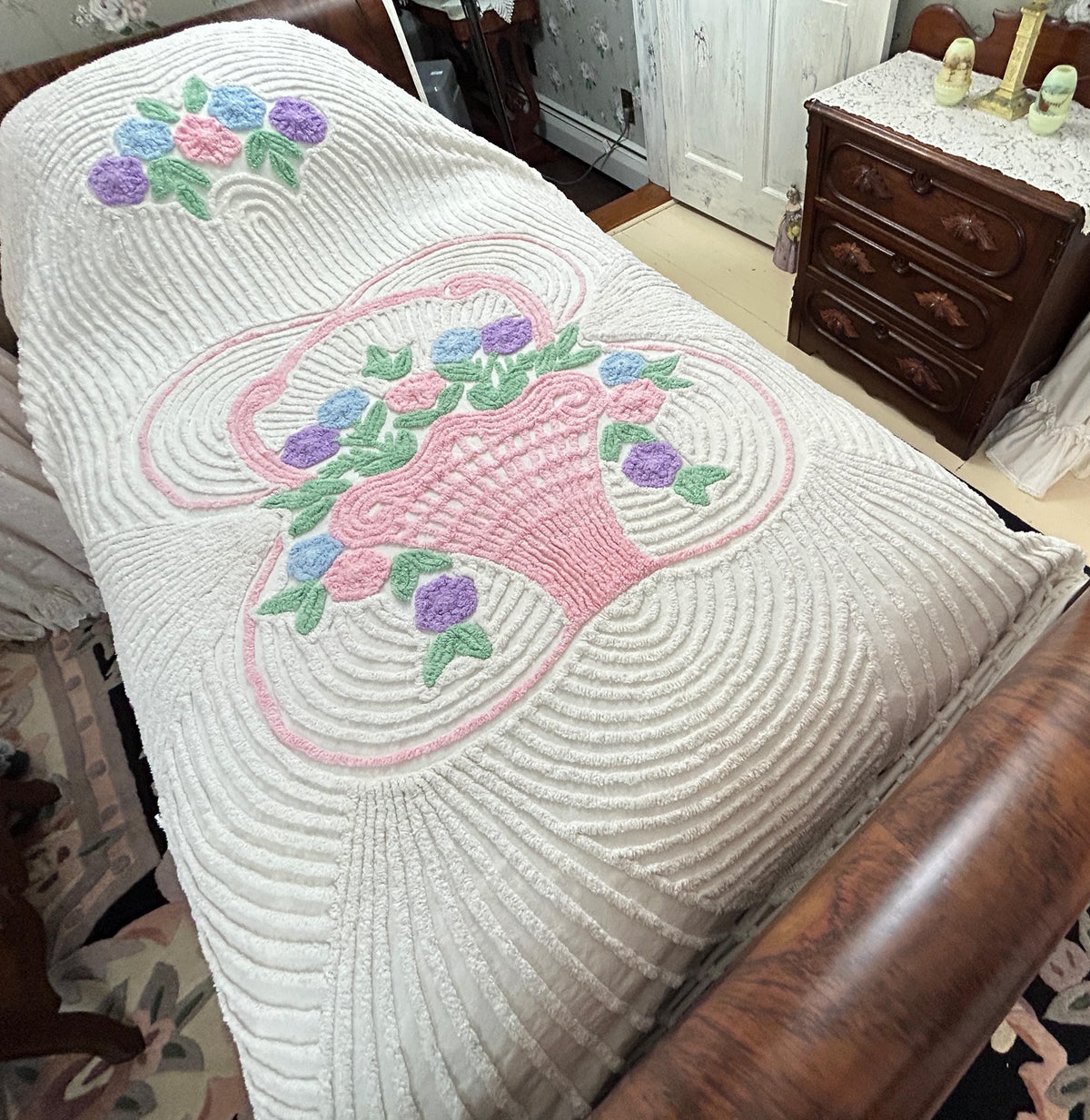 Vintage Chenille Bedspread Pink Flower Basket White Full Size Bed Cover