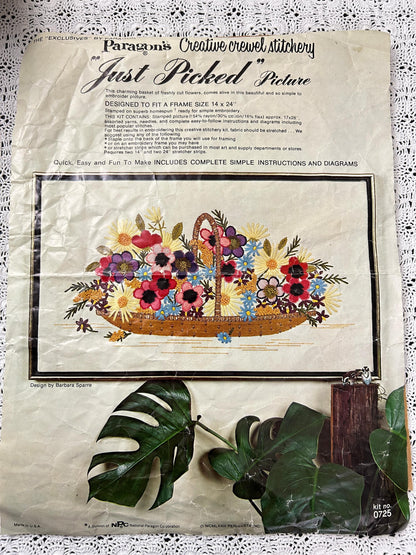 JUST PICKED Crewel Stitchery Kit Boho Floral Vintage Paragon 0725