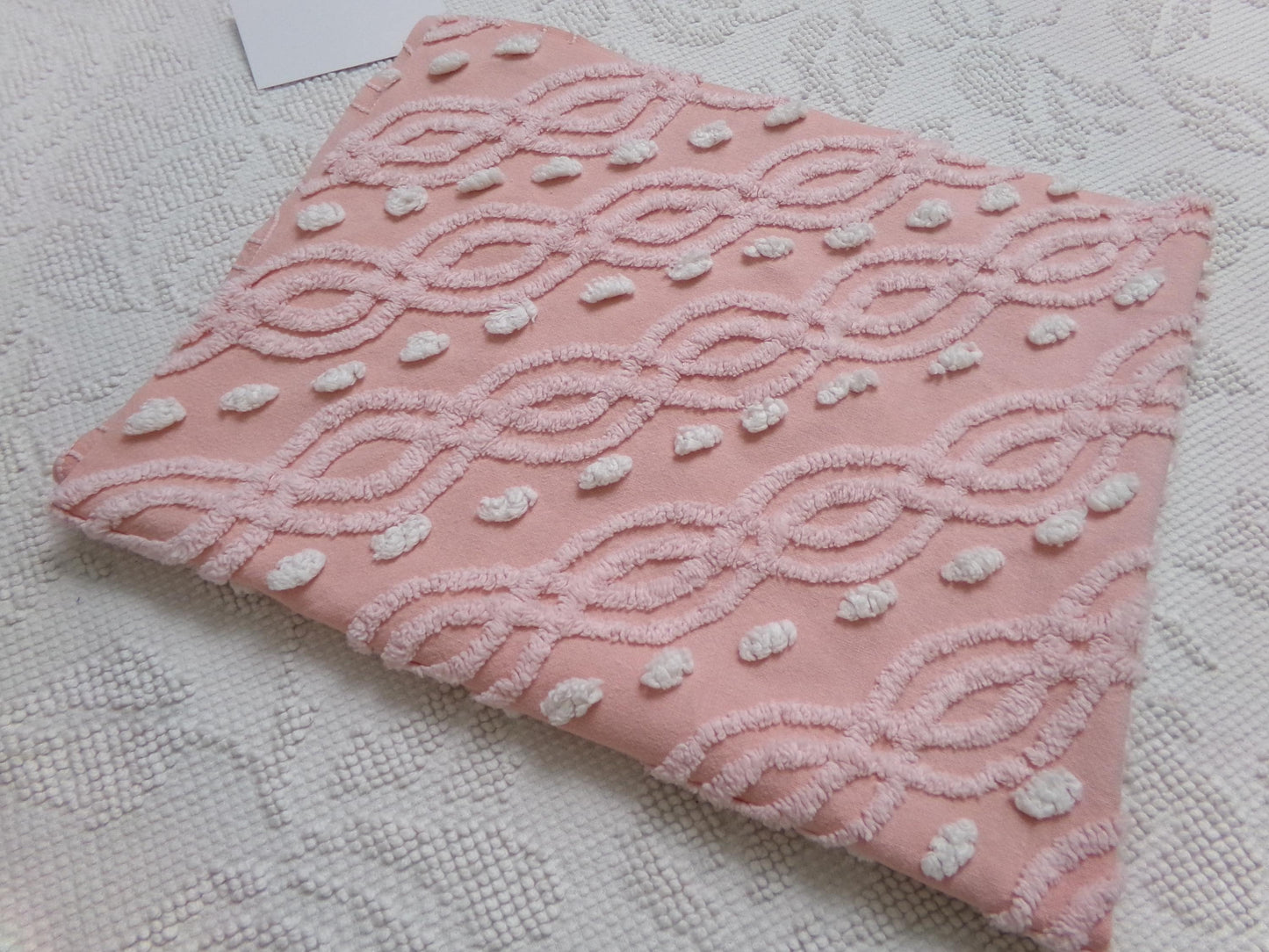 Vintage Chenille Bedspread Fabric Cottage Pink White Eternity Link 18x24"