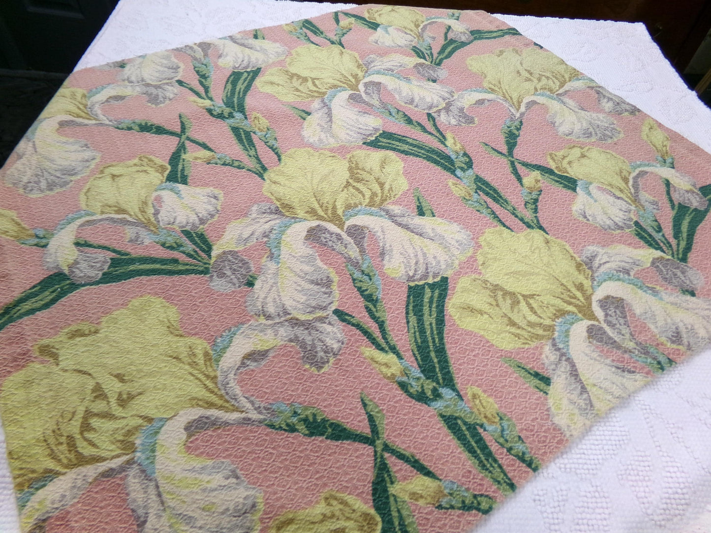 Bearded IRIS BLOOMS Barkcloth Vintage Fabric, Romantic 1940s Sewing Material, 25" x 27"