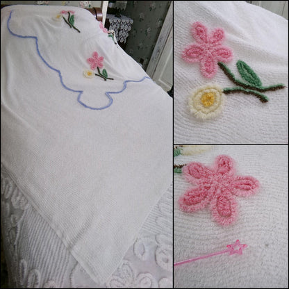 flower shower vintage chenille bedspread, pink daisies on white full size cotton coverlet, lightweight summer bedding, great for layering