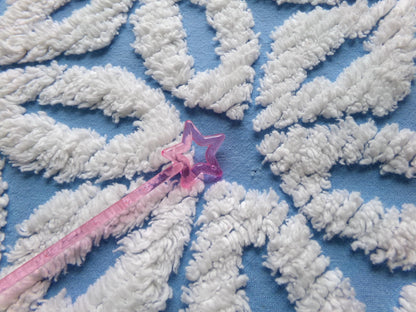 vintage daisy chenille fabric, blue & white quilt material 18" x 24"
