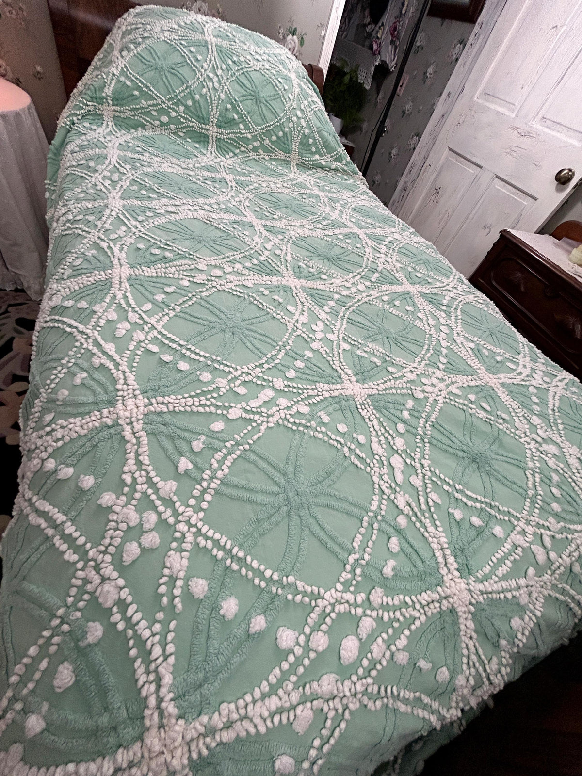 Vintage Chenille Bedspread Shabby Twin Jade Green White Spiderweb Starburst