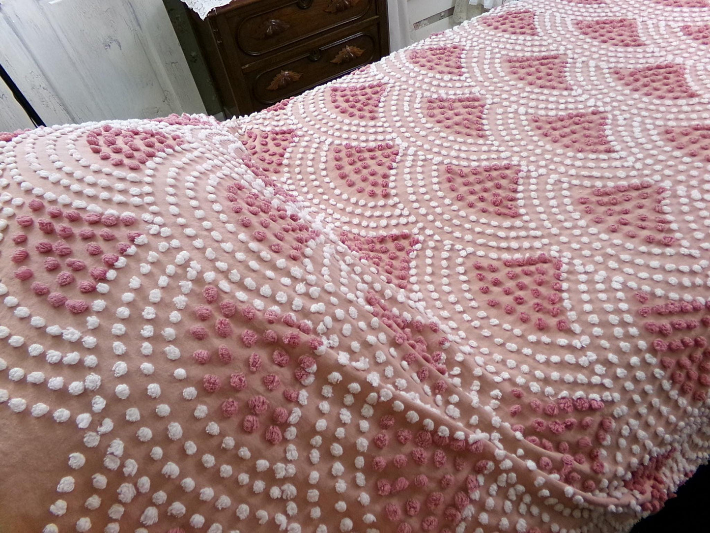 pink mermaid tails vintage chenille bedspread, antique twin size coverlet summer bedding