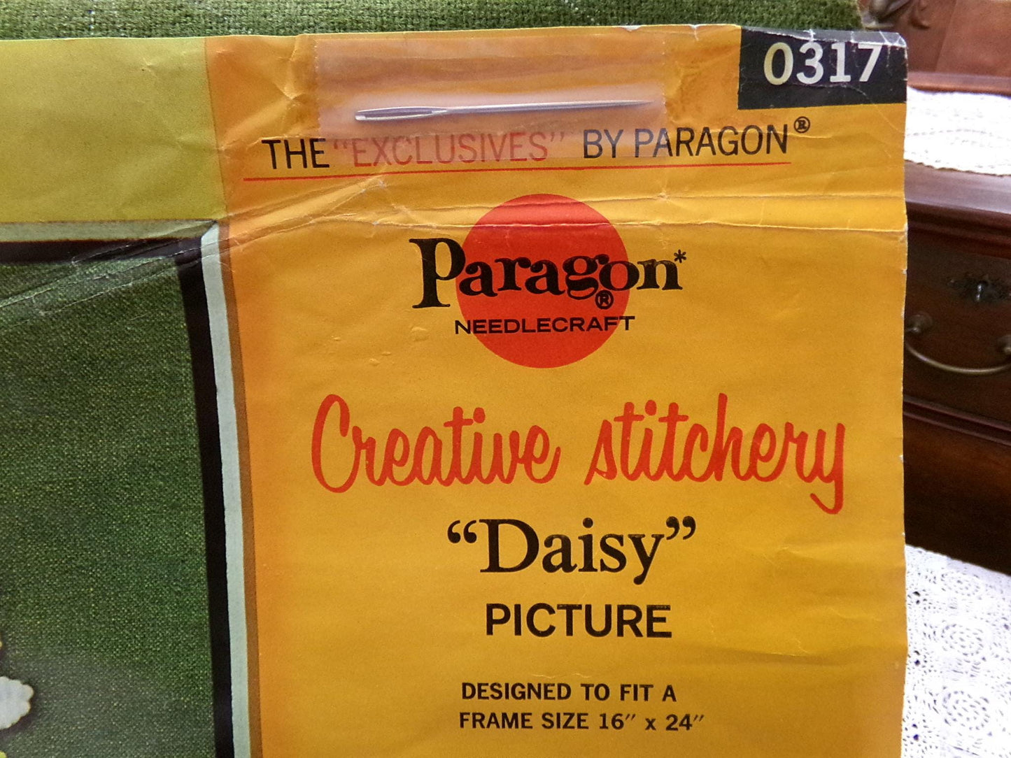 DAISY Boho Crewel Embroidery Kit, Vintage Paragon Stitchery 0317 Phyllis Hall Canvas Patina/Fade