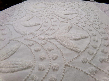 Vintage Chenille Fabric Dimensional Scallop Fan Leaf Design 22x23"