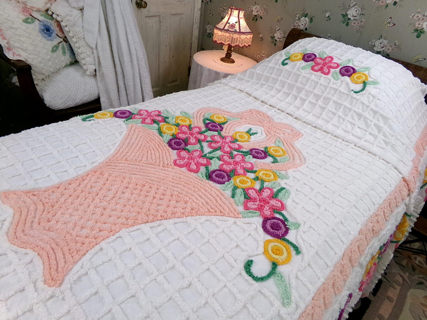 Basket of Happiness Vintage Chenille Bedspread Cheerful Cottage Hearts, Full Size