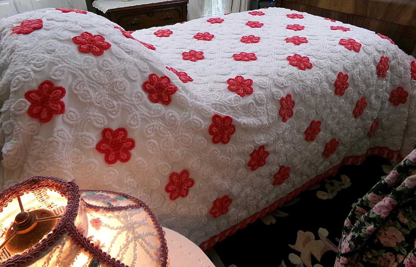 Strawberries in Snow Vintage Chenille Bedspread, Red Rose White Full Size Bedding