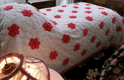 Strawberries in Snow Vintage Chenille Bedspread, Red Rose White Full Size Bedding