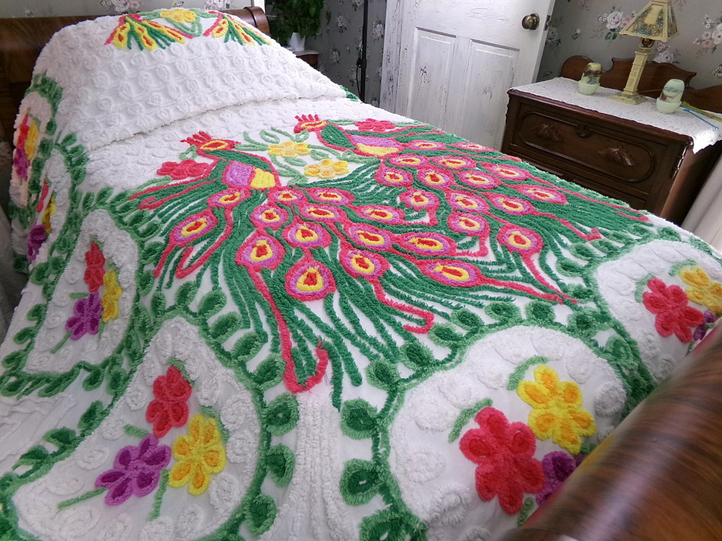 Peacock Vintage Chenille Bedspread, Full Sz Pink & Green Lovebirds, Rainbow Hearts