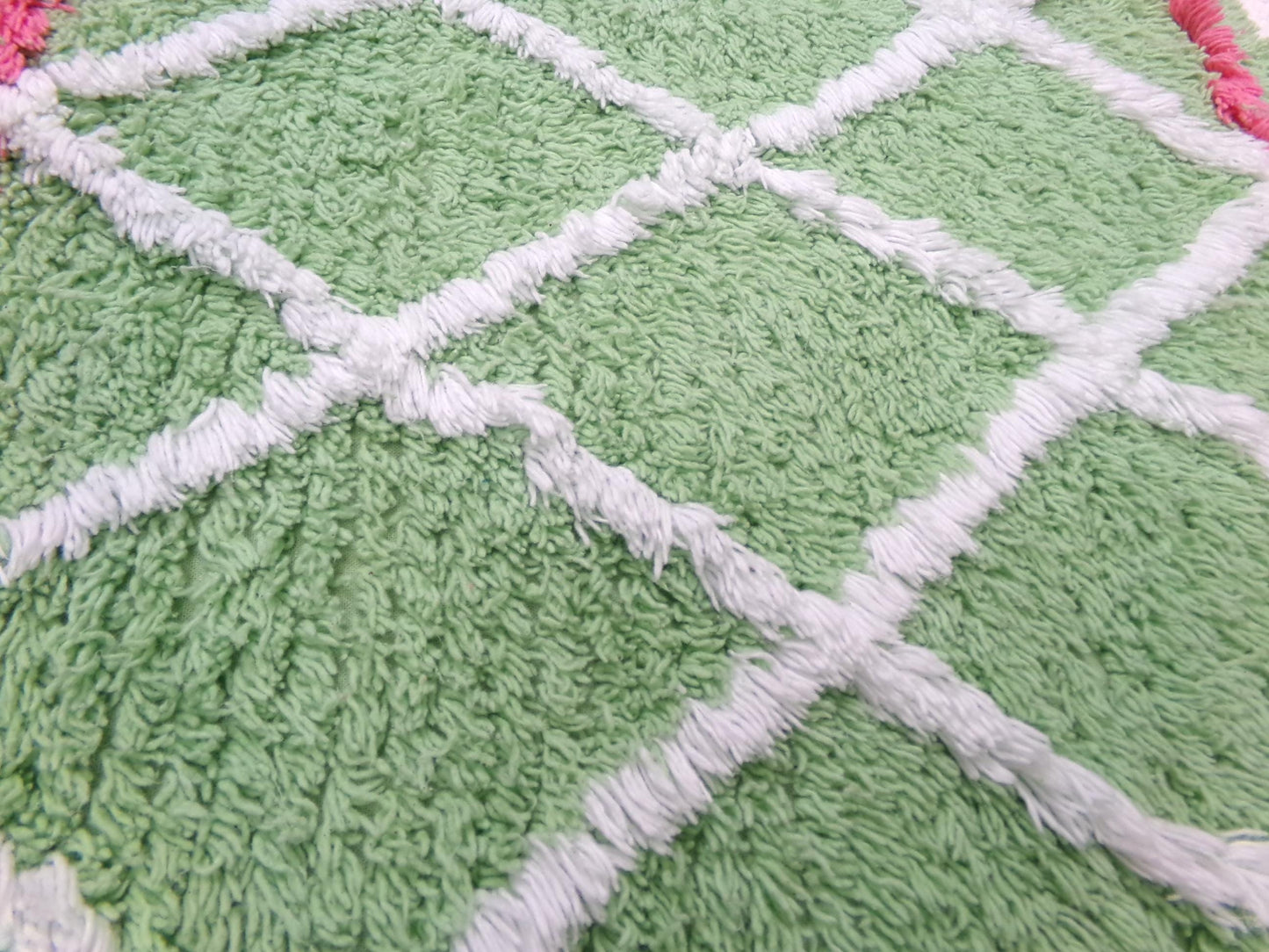 Vintage Chenille Bedspread Fabric Pc, White Trellis on Candy Apple Green, 19" x 20" quilt material